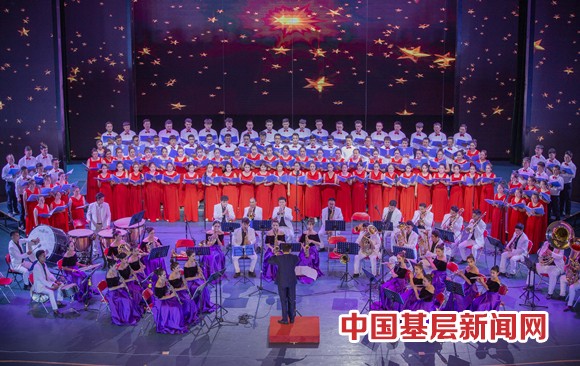 洛浦县“永远跟党走”音乐晚会在和田地区影剧院亮相