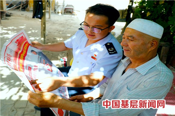 新疆和硕县：工作队与群众共迎节日