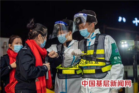 岗位建功 立志成才--八十间房子边境检查站余雷成长成才事迹