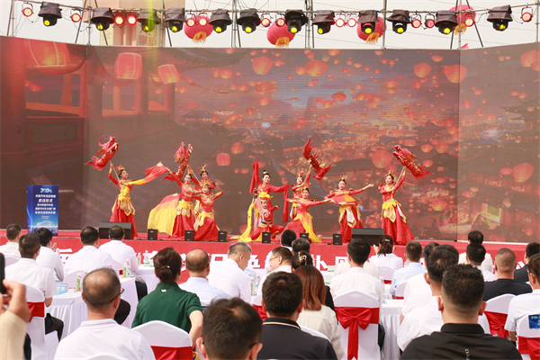 兵团汽车以旧换新启动仪式暨天恒基汽车城、新疆949交通广播首届兵地融合车展即将启幕