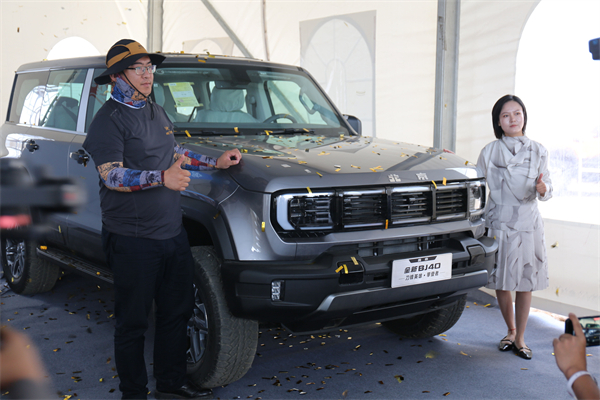 全新BJ40刀锋英雄版乌鲁木齐区域市场霸气登场