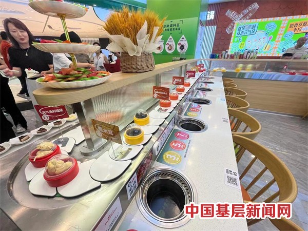 西北首个小肥羊回转小火锅在会展吾悦4楼揖客 