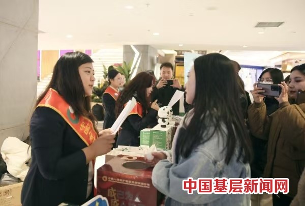 中国人寿财险新疆分公司与沙依巴克区联合开展3·15消费者权益日宣传活动